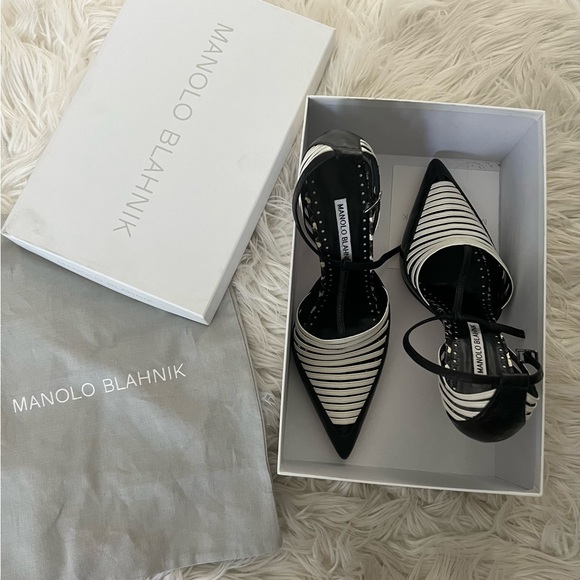 ✨MANOLO BLAHNIK HEELS✨New. Made in Italy 🇮🇹w/ dust bag, box, authenticity card - Picture 5 of 9